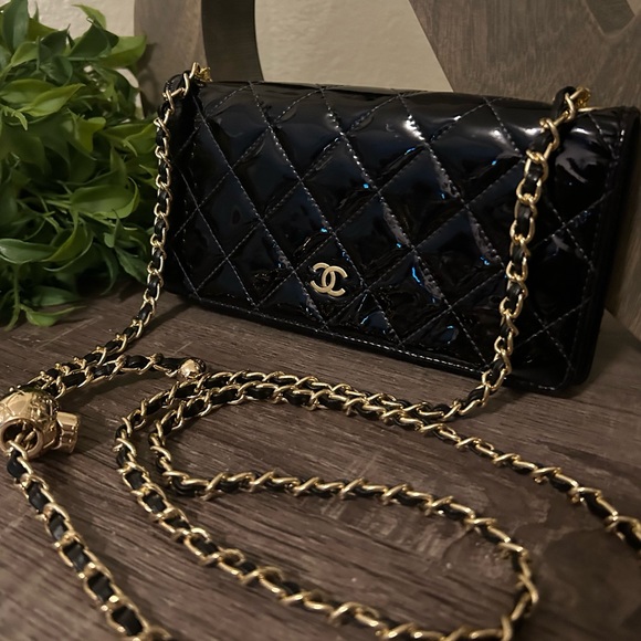 🔱🖤Chanel Quilted Patent Wallet on a Chain Crossbody Matelasse WOC Style - Picture 3 of 10
